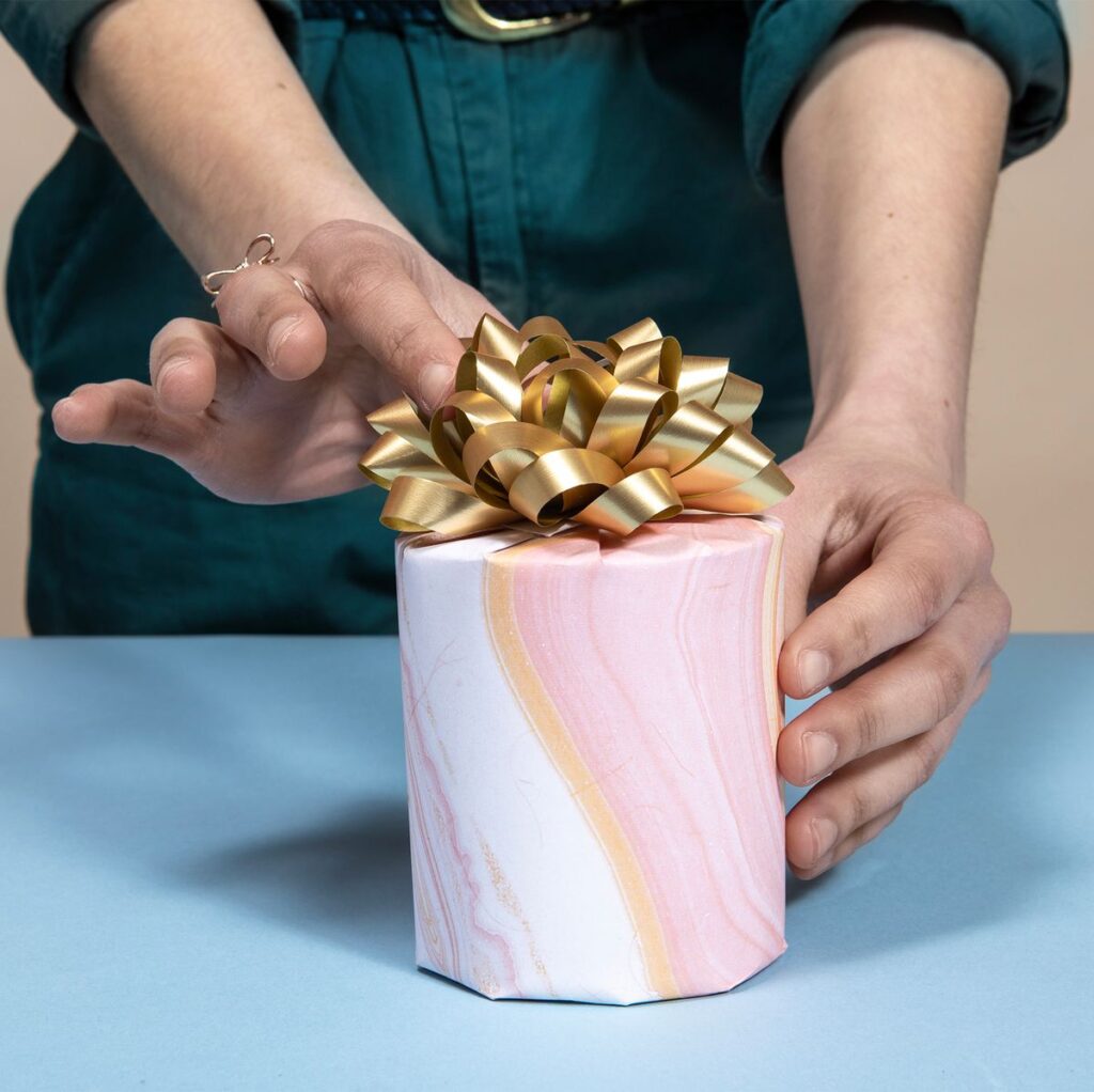 candle wrapping with paper